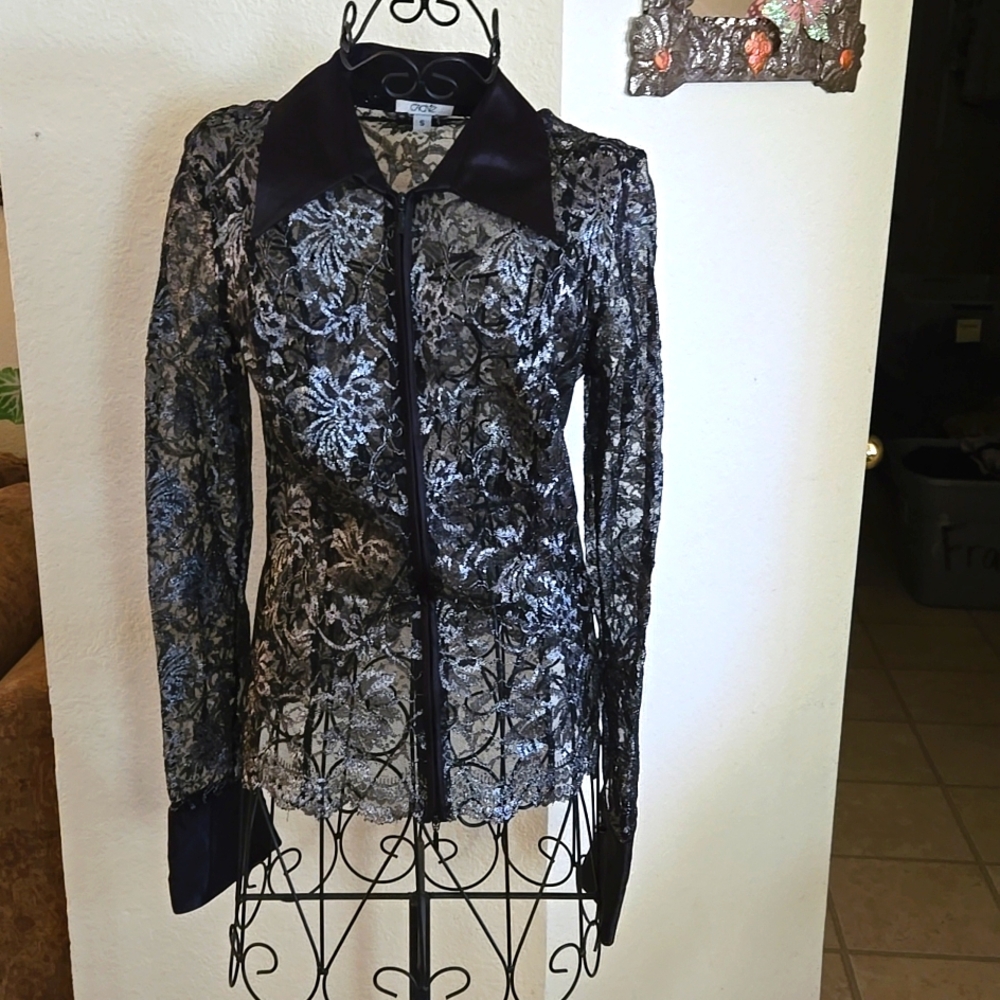 Lace/satin blouse sml